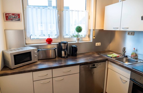 Niestetal Apartment | Stylish Apartment Near Downtown Kassel with Hercules View