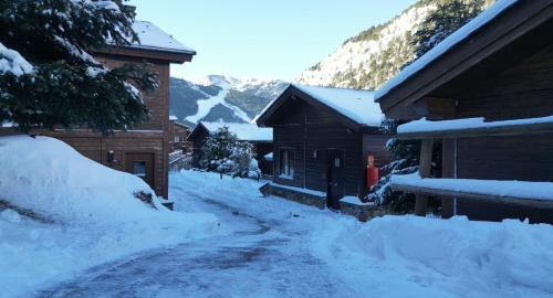 Soldeu House | Exclusive Cabin in Vall D'Incles - Ski Access & Valley Views