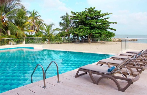 Bocachica House | Exclusive Beachfront House in Baru with Private Pool