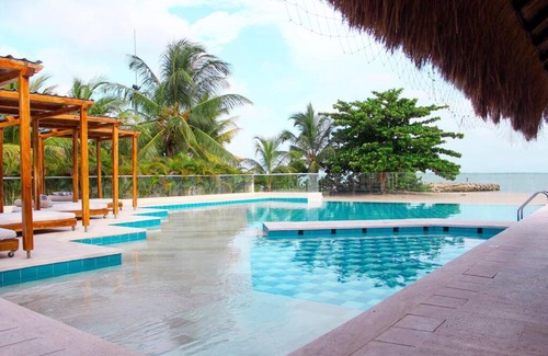 Bocachica House | Exclusive Beachfront House in Baru with Private Pool