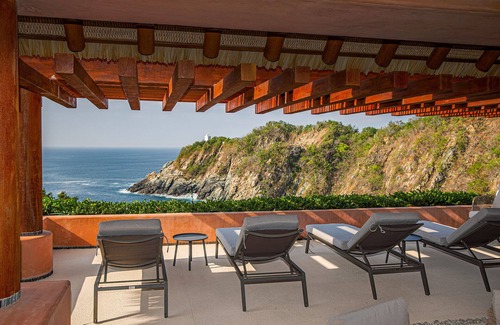 Ixtapa - Zihuatanejo Villa | Exclusive Villa in Punta Garrobo with Oceanfront Views