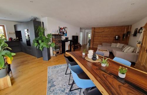 Unterwoessen Apartment | Inviting Oceanfront 4-Star Retreat at Wössner Residence