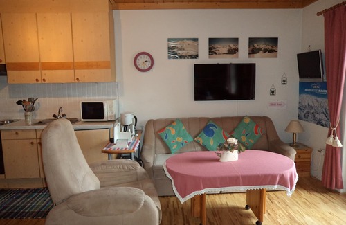 Hochkrimml Apartment | Inviting 2-Room Ski Apartment with Pool & Underground Parking
