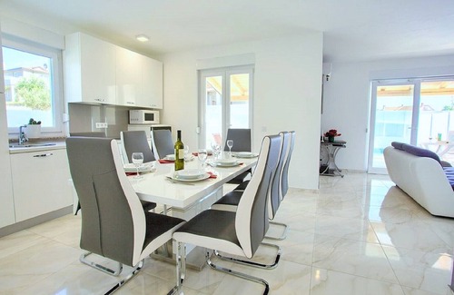 Plovanija Villa | Exclusive 4-Star Villa with Pool & Ocean View near Umag