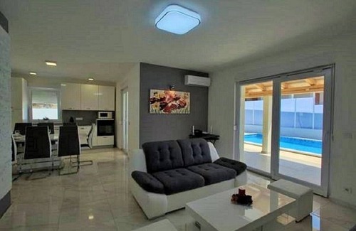 Plovanija Villa | Exclusive 4-Star Villa with Pool & Ocean View near Umag