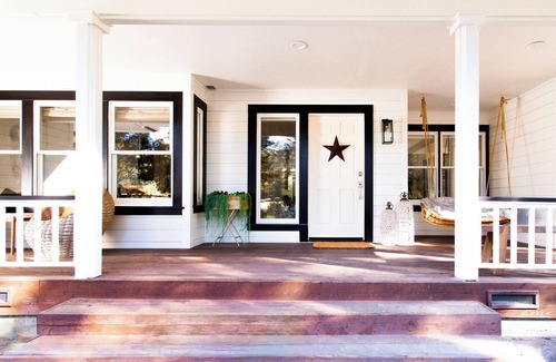 Freestone House | Experience Zegarra Estate - Award-Winning Wine Country Retreat