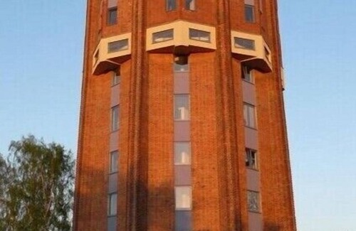 Guestrow Apartment | Designer Apartment in Güstrow: Rated 10/10 with Pool & Kitchen