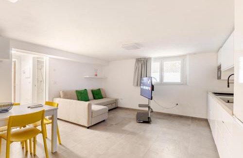 Riccione Apartment | Exclusive Apartament e Depandance - Vle Dante - Riccione - Privacy ed Enormi Spazi nel Quartiere più Rinomato