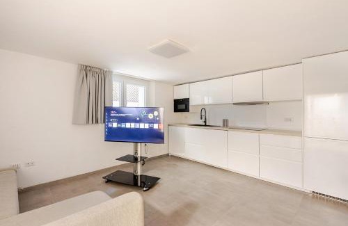 Riccione Apartment | Exclusive Apartament e Depandance - Vle Dante - Riccione - Privacy ed Enormi Spazi nel Quartiere più Rinomato