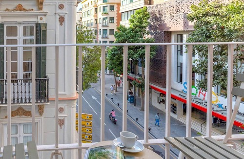 Ensanche Centro Apartment | Premium Apartment in Central Malaga with Spa & Kitchen