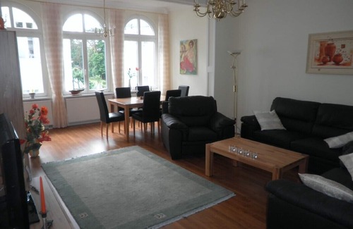 Seebad Heringsdorf Villa | Cozy 3-Room Apartment Steps from the Beach with Pool