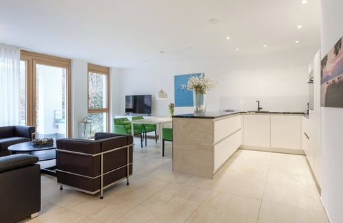 Ueberlingen Apartment | Romantic Apartment at Scenic Harbor with Lake View & Pool