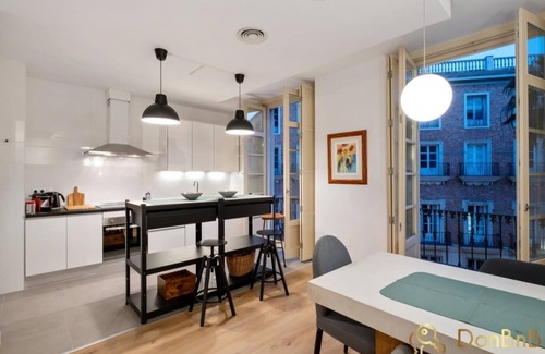 Ensanche Centro Apartment | Discover an Exclusive Apartment in Trendy SOHO Málaga