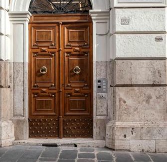 Monti Apartment | Prime Apartment in Central Rome - Family & Pet Friendly