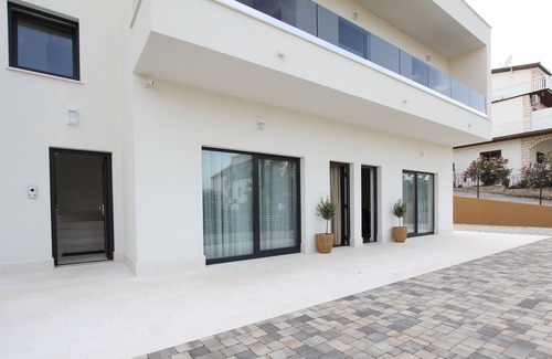 Slatine Apartment | Exclusive apartment with sea views