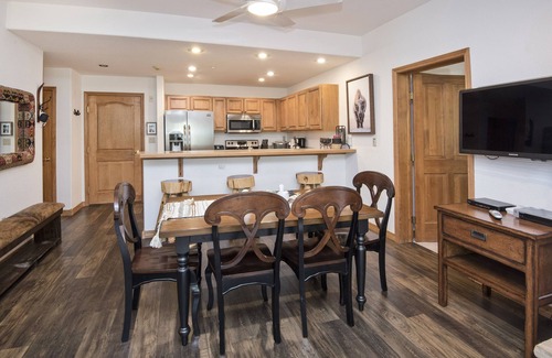 Edwards Condo | Prime Arrowhead Village Condo Near Ski Lift with Hot Tub