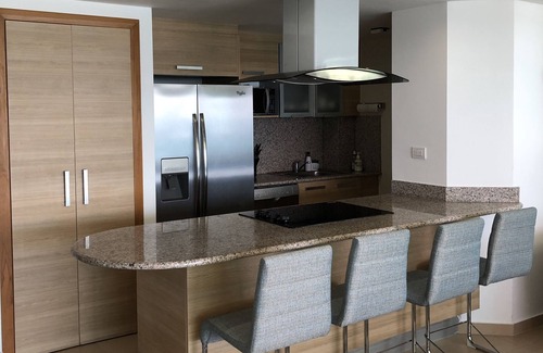 Villas Del Mar House | Premier Beachfront 2 Bedroom Apartment in Marbella