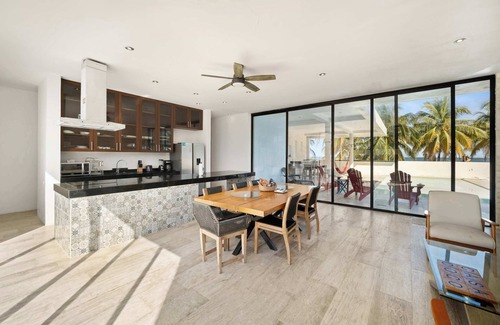 San Crisanto House | Beachfront Modern Designer House with Pool & Starlink