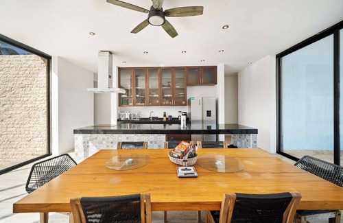 San Crisanto House | Beachfront Modern Designer House with Pool & Starlink