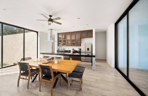 San Crisanto House | Beachfront Modern Designer House with Pool & Starlink