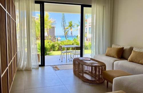 Belle Mare Apartment | Seaside Beachfront Apartment with Private Pool & Ocean Views