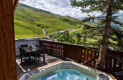 Reberty Ski Chalet | Exclusive Chalet Skis: Guest Rated 10/10 with Spa & Hot Tub