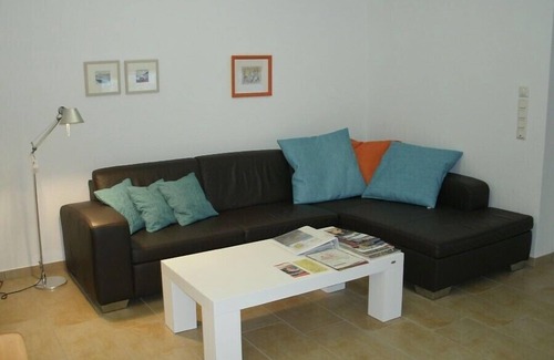 Norddeich House | Pet-Friendly Getaway: 6-Dog House with Ocean View & More