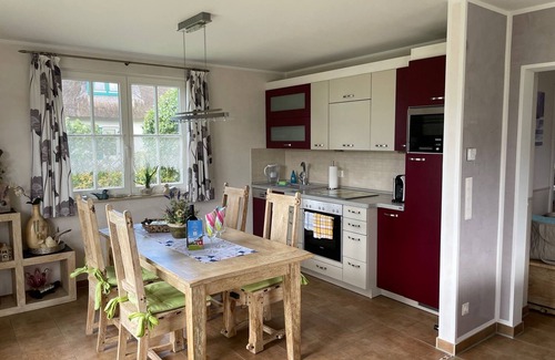 Glowe House | Indulgent 5-Star Beachside Thatched House with Sauna