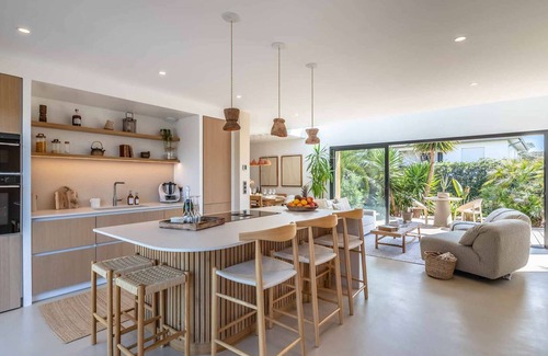 Soorts-Hossegor House | Exclusive Contemporary Villa with Oceanfront Pool in Hossegor