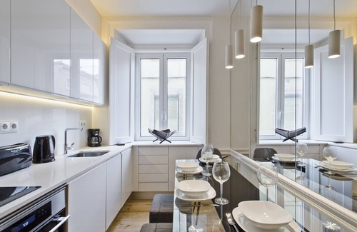 Merces Apartment | Inviting Downtown Apartment with Spa and Kitchen Access