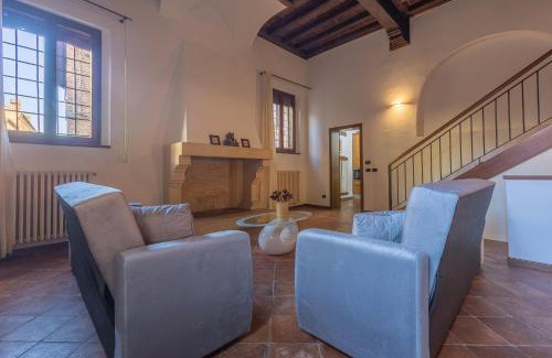 Ferrara Historic Centre Apartment | Premier Duplex Apartment in Vibrant City Center