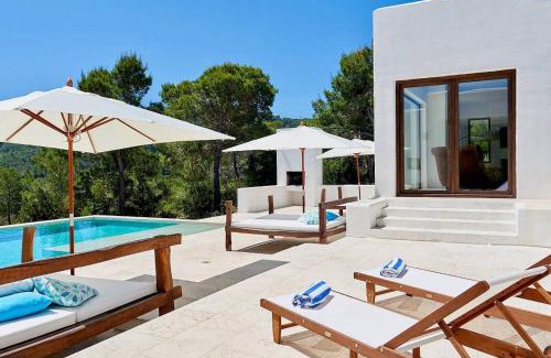 Sant Josep de sa Talaia Villa | Elegant Villa with Ocean View, Pool & Minutes to Beach