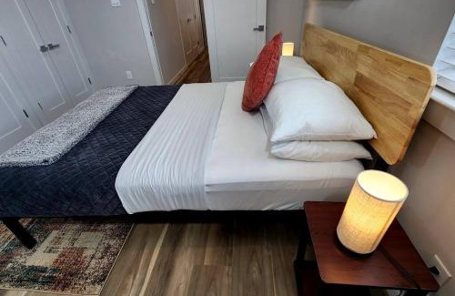 Houston Apartment | Inviting Galleria Experience with Pool & Family Fun