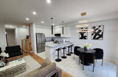 Thorold House | Discover an Exclusive Home in Niagara Falls - 9.8/10 Rated