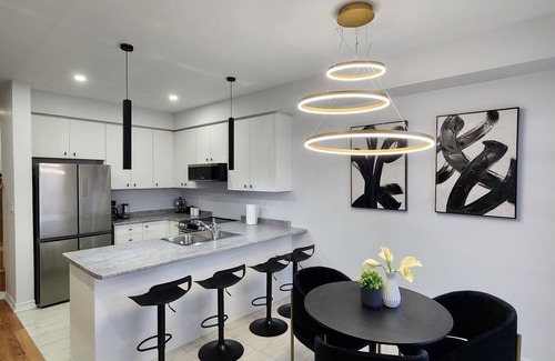 Thorold House | Discover an Exclusive Home in Niagara Falls - 9.8/10 Rated