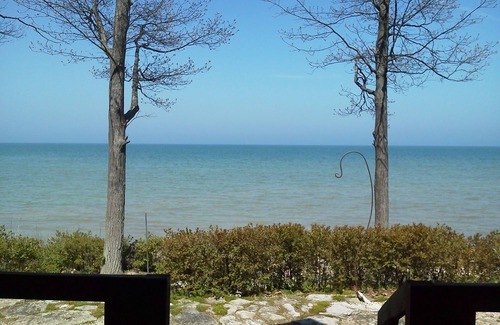 Au Gres Cottage | Secluded Island Getaway with Kayaks & Ocean Views!