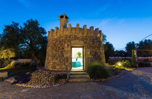 Carpignano Salentino Villa | Exclusive masseria in Apulia with pool, jacuzzi, pajare, trulli m595