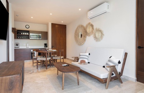 Ek Balam Village Apartment | Exclusive Kaybe Stay | Private Garden with Pool & Jacuzzi | Wifi | Smart TV