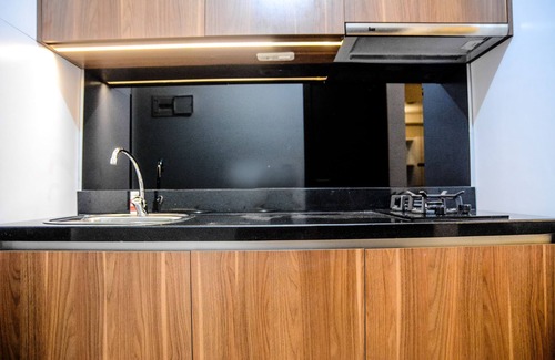 Pancoran Apartment | Cozy L'Avenue Apartment: Family-Friendly Stay with Kitchen
