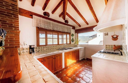 El Santuario Villa | Exclusive Lake Front Villa in La Peña