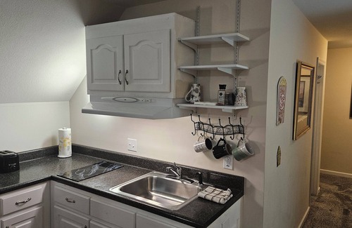 Cleveland House | Exclusive 2 Bedroom Suite with Theater Room & Pool Access