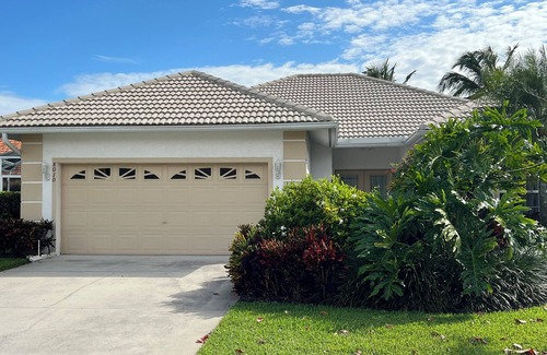 Falcons Glen House | Premier Lely Resort House with Private Pool & Ocean Views