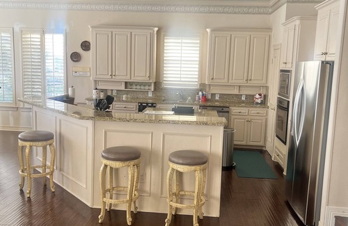 Frisco House | Exclusive Gated 3 Bedroom Retreat with Pool & Golf Course Views