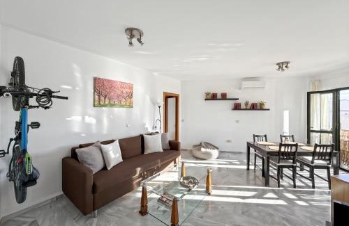 La Goleta Apartment | Inviting Malaga Apartments with Cathedral Views & Auto Check-in