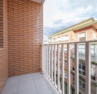 Distrito Llano Apartment | Modern Flat in Gijón: Pet & Child Friendly Stay
