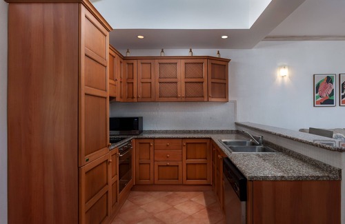Merlin Bay Condo | Exclusive Sugar Hill Estate Penthouse with Ocean Views