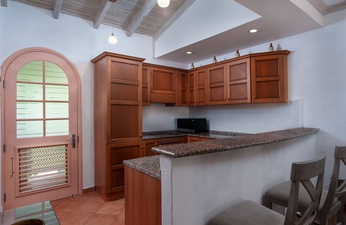 Merlin Bay Condo | Exclusive Sugar Hill Estate Penthouse with Ocean Views