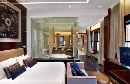 Downtown Dallas Hotel | Exclusive Penthouse Loft with Spacious Living Area and Luxurious Features