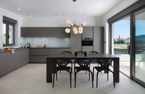 Fazana Apartment | Exclusive Penthouse with Jacuzzi and Ocean View Awaits