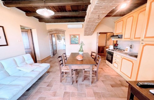 Poreta Villa | Year-Round Pool Retreat at Spoleto Bio-Farm for 8 Guests